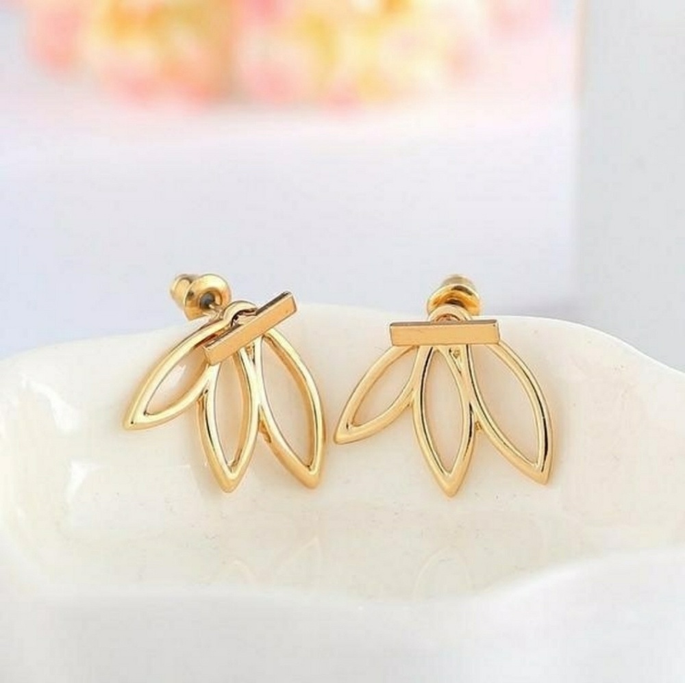 Cute Gold Lotus Bar Flower Earrings ear ring - Picture 3 of 4